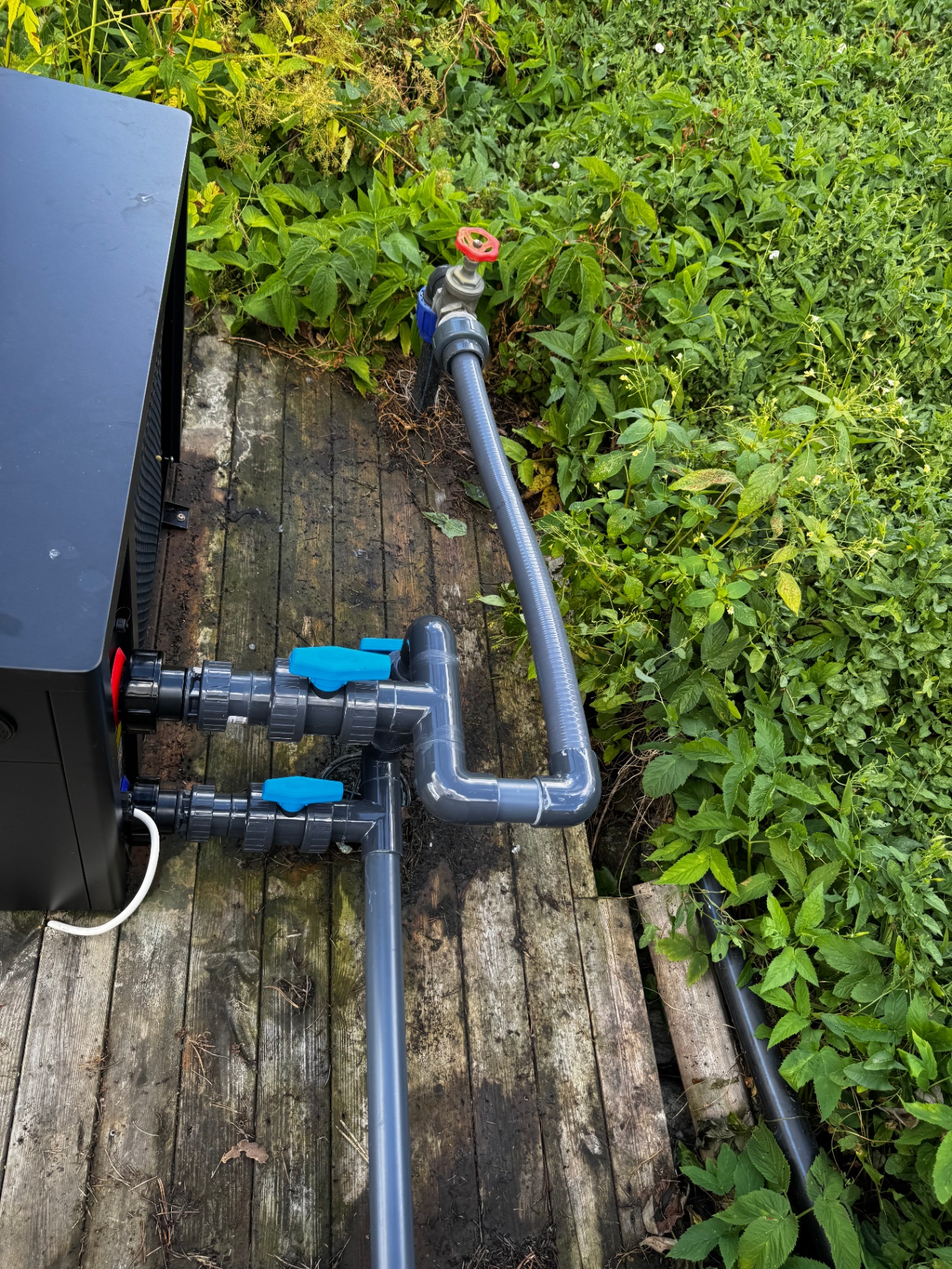 Bypass-system med ventiler till poolvärmepump