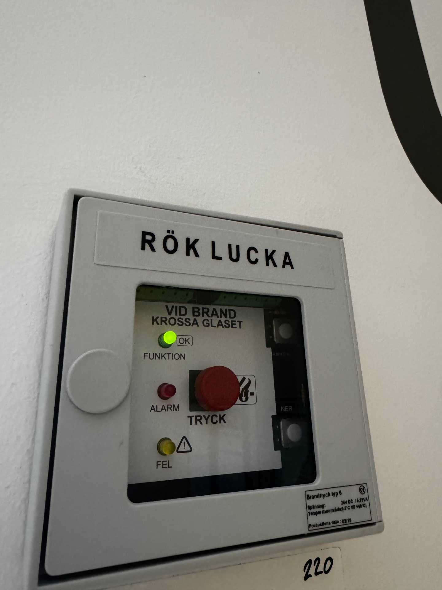 Manöverpanel för röklucka med funktionsindikering